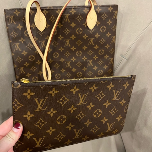 Louis Vuitton Carry It Monogram Shoulder Bag tote New w pouch/dust bag! 2 in 1 - Picture 6 of 10